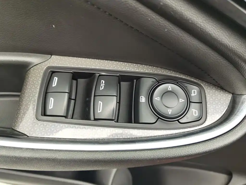 Chevrolet Malibu XL — миниатюра 9