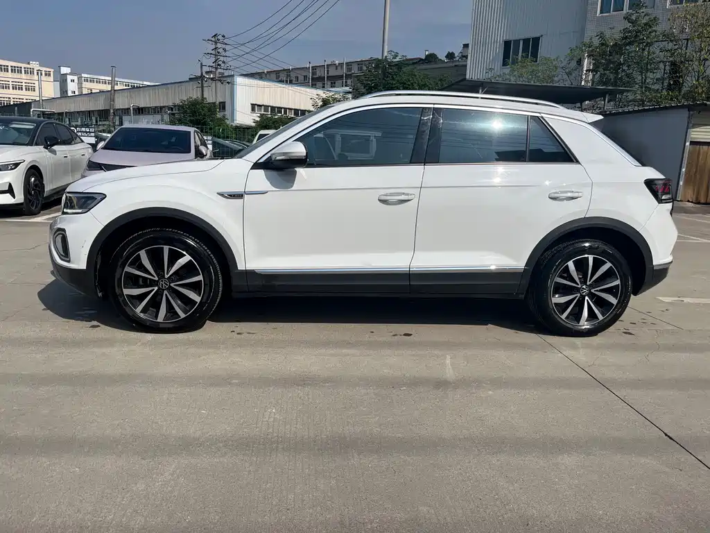 Volkswagen T-Roc — миниатюра 2