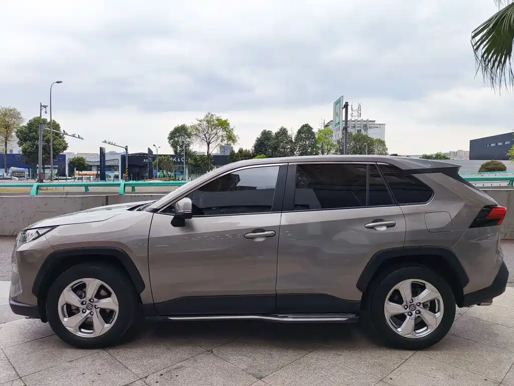 TOYOTA RAV4 RONGFANG