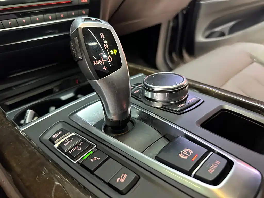 BMW X5 (Import) — миниатюра 11