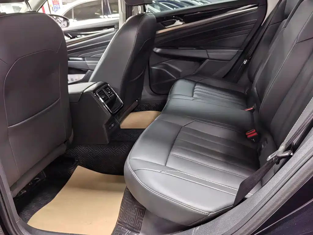 Volkswagen Passat — миниатюра 8
