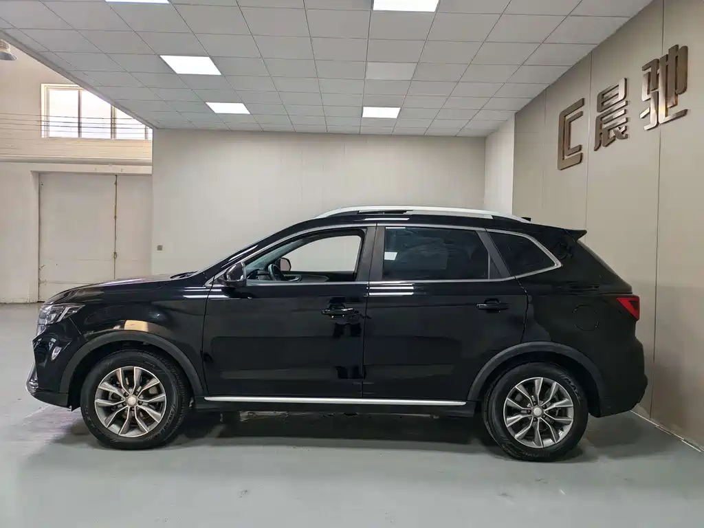 Roewe RX5 — миниатюра 8