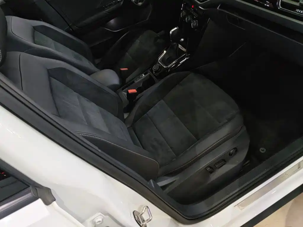 Volkswagen T-Roc — миниатюра 25