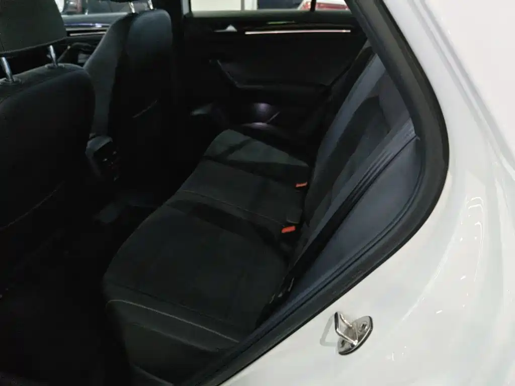 Volkswagen T-Roc — миниатюра 17