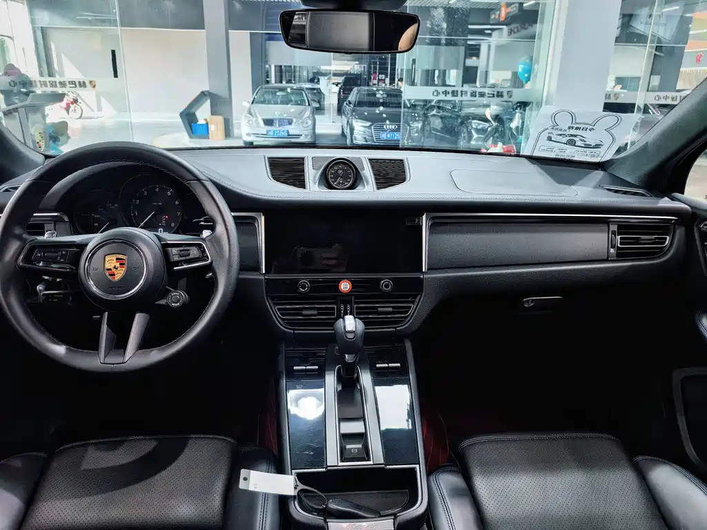 Porsche Macan — миниатюра 8
