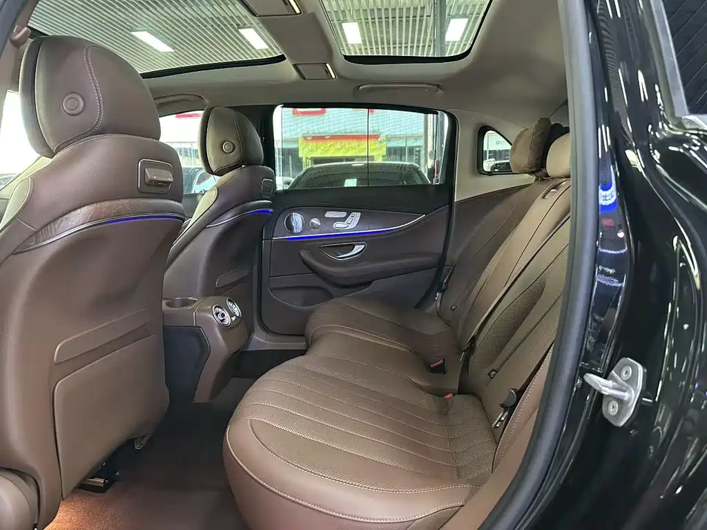 Mercedes-Benz E-Class — миниатюра 4