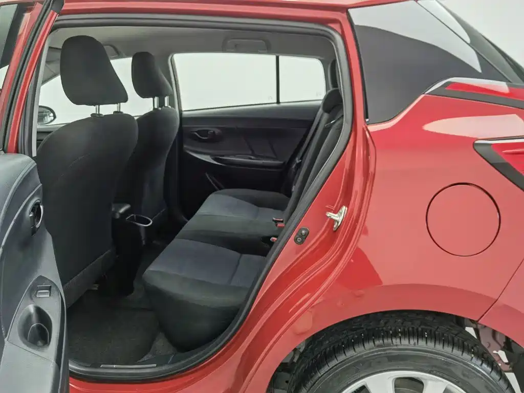 Toyota Yaris L — миниатюра 15