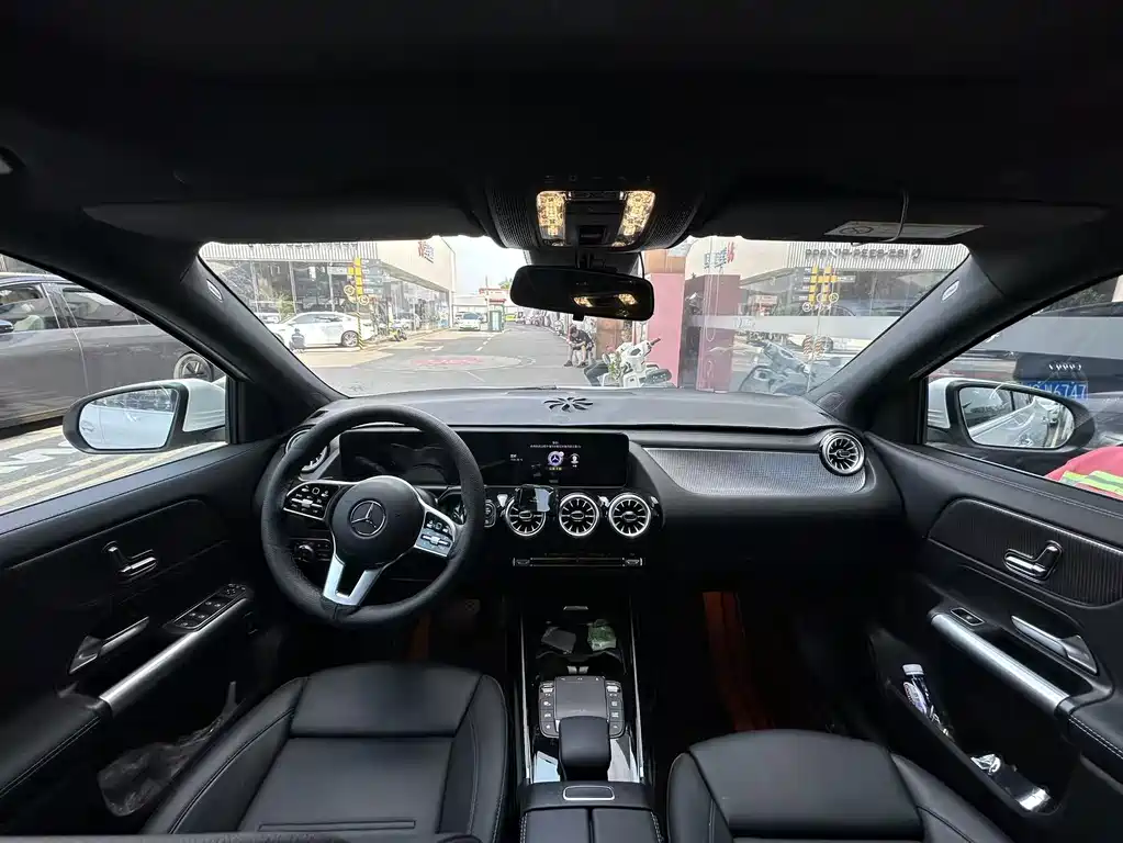Mercedes-Benz GLA — миниатюра 9