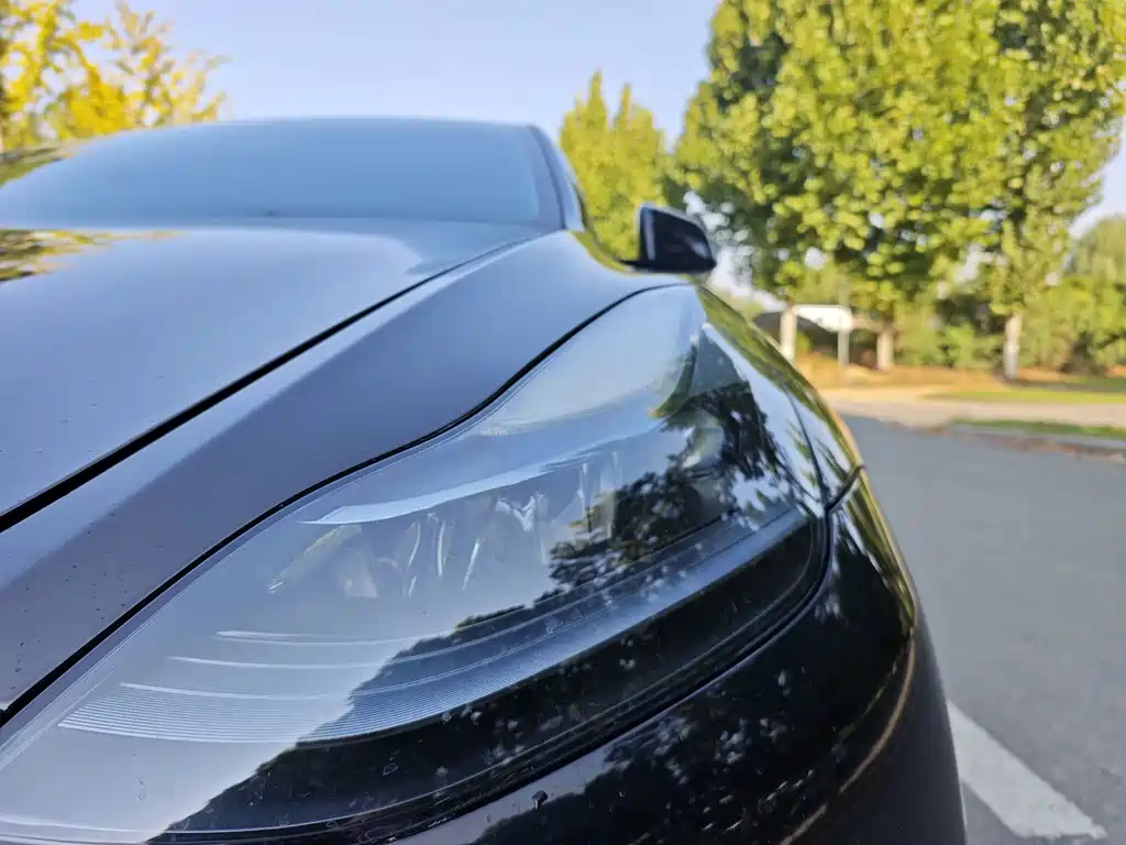 Tesla Model Y — миниатюра 11
