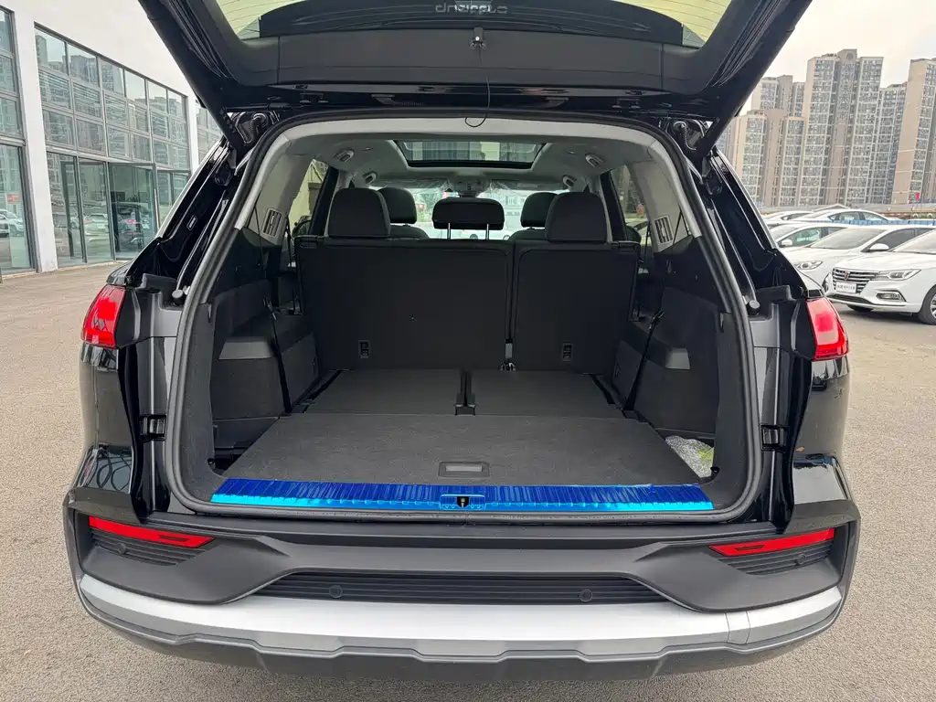 Audi Q6 — миниатюра 14