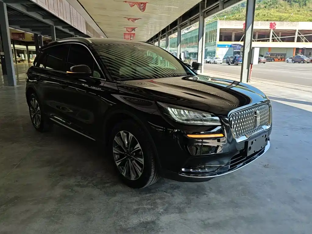 Lincoln Corsair — миниатюра 4