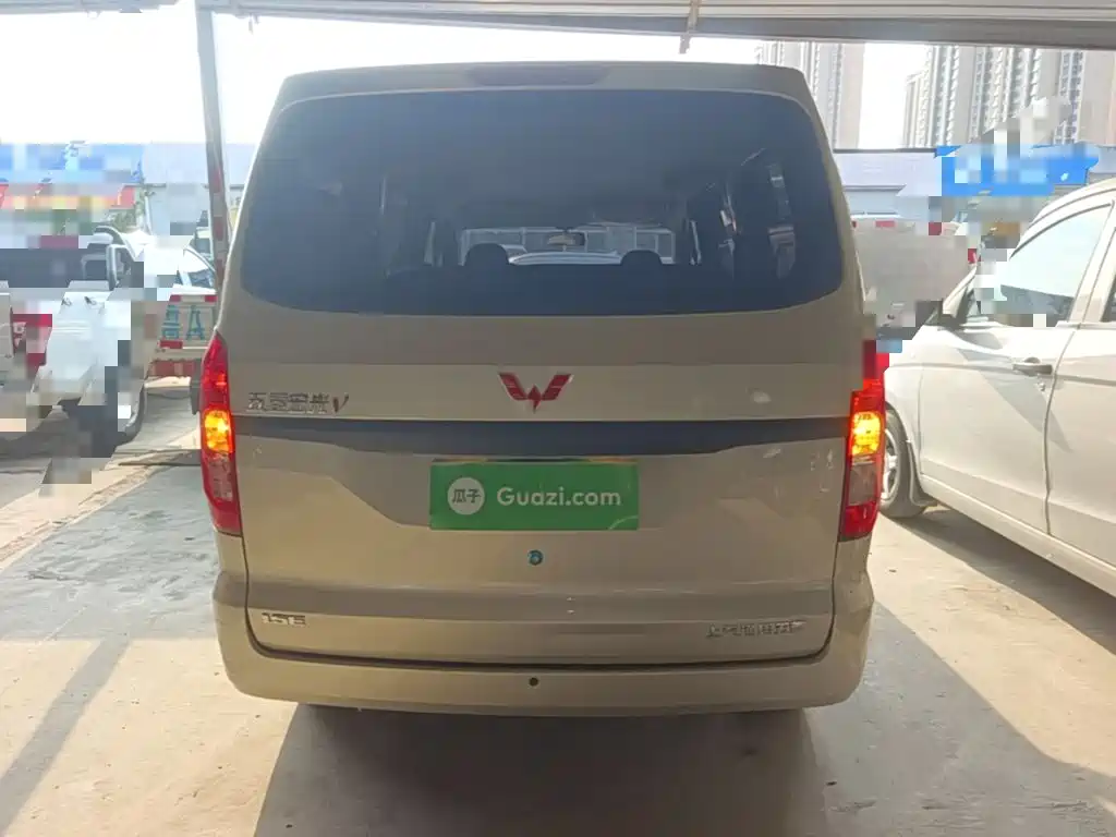 Wuling Hongguang V — миниатюра 6