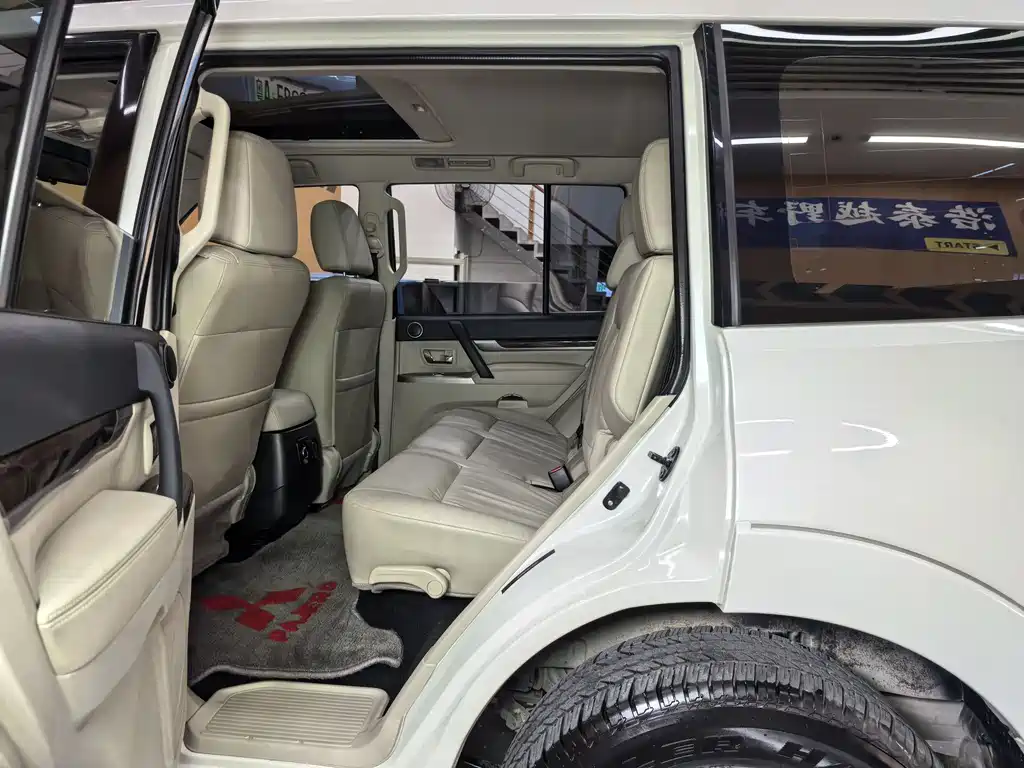 Mitsubishi V97 2019 3.8L