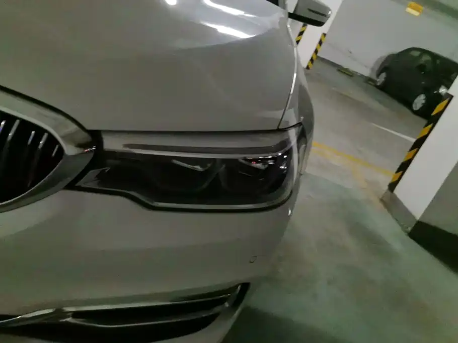 BMW 5 Series — миниатюра 5