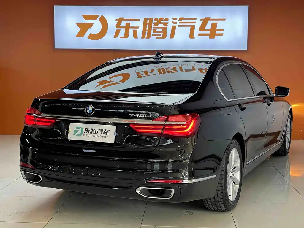 BMW 7 Series — миниатюра 5