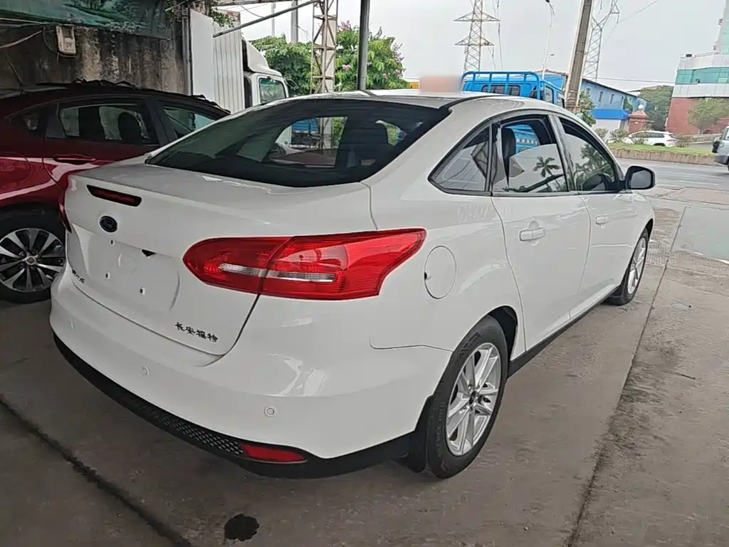 Ford Focus — миниатюра 7