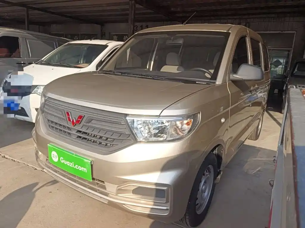 Wuling Hongguang V — миниатюра 2