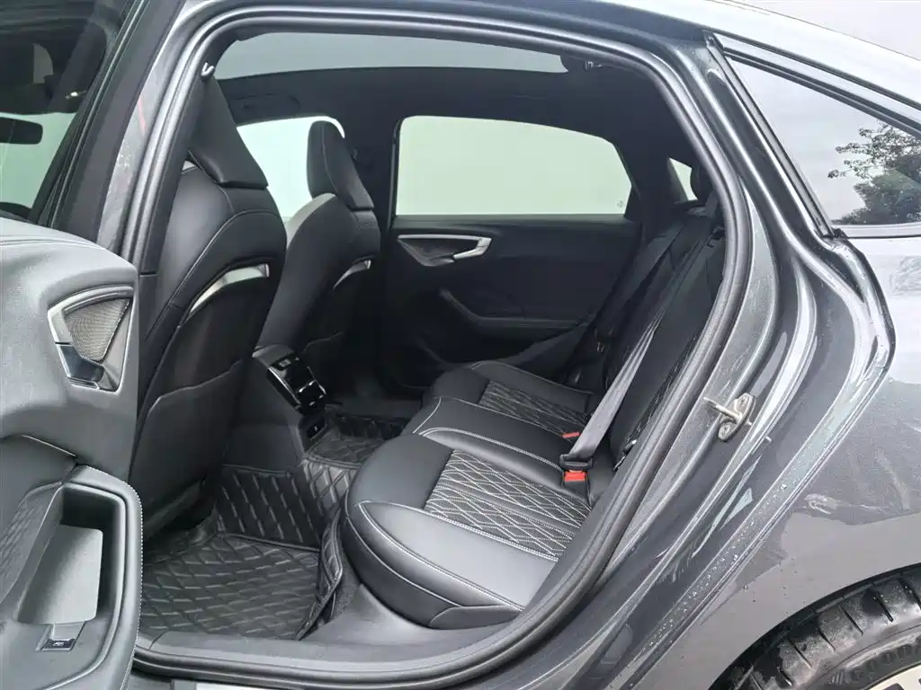 Audi A5L — миниатюра 14