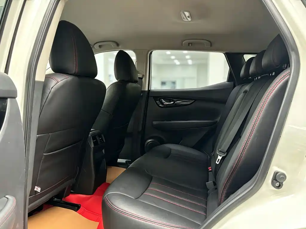 Nissan Qashqai — миниатюра 5