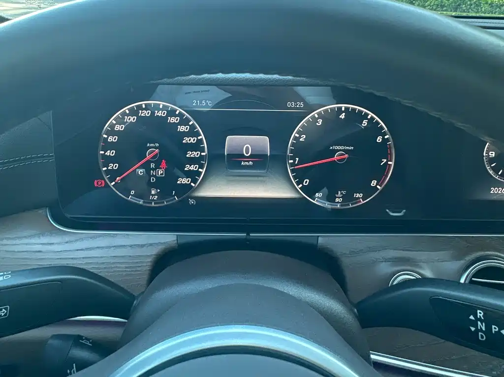 Mercedes-Benz E-Class — миниатюра 12