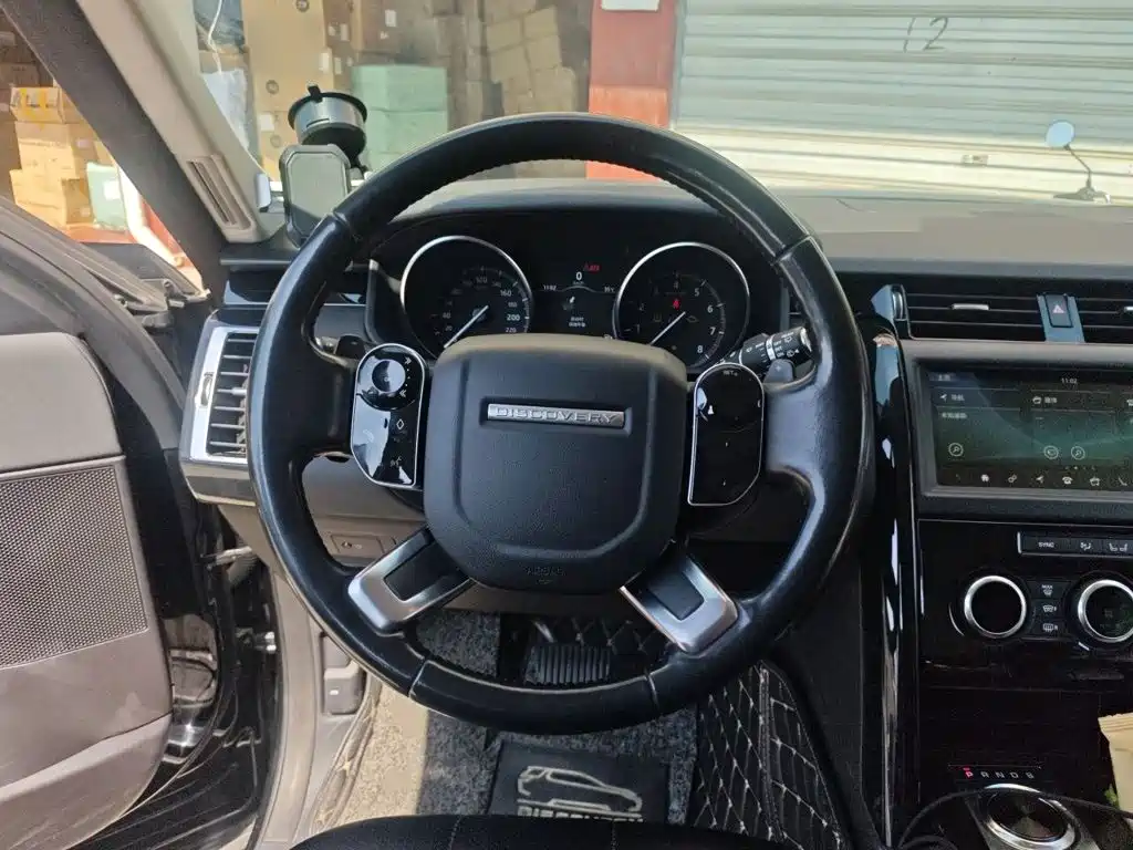 Land Rover Discovery — миниатюра 6