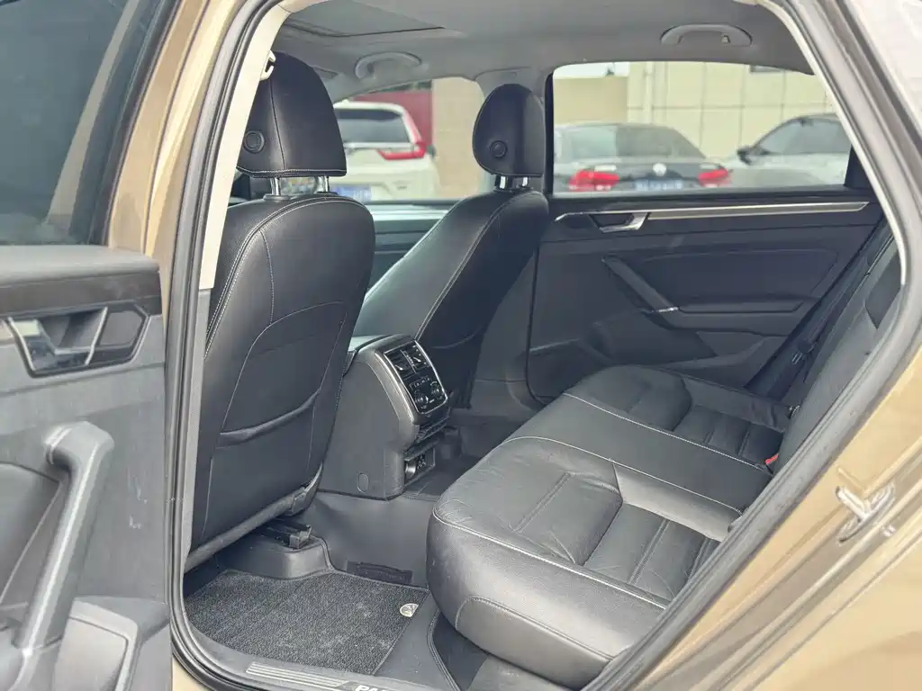 Volkswagen Passat 2016 330TSI DSG