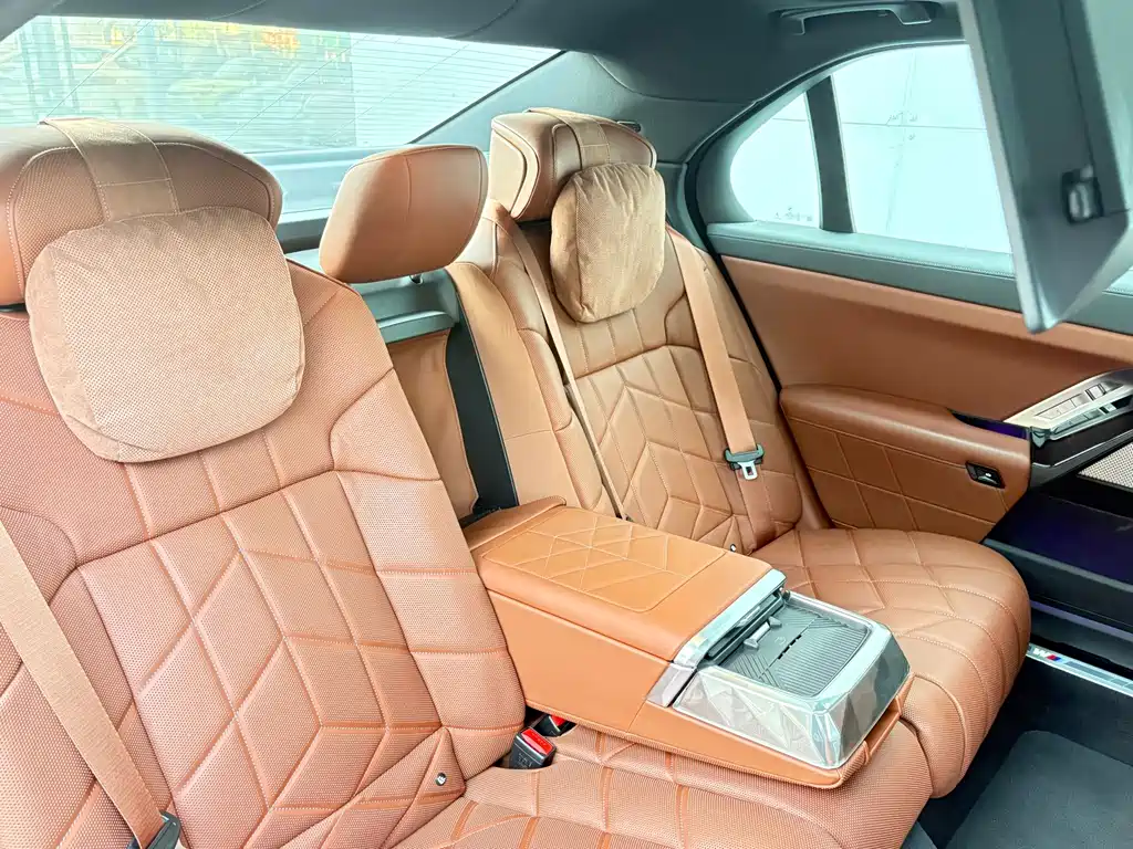 BMW i7 — миниатюра 19