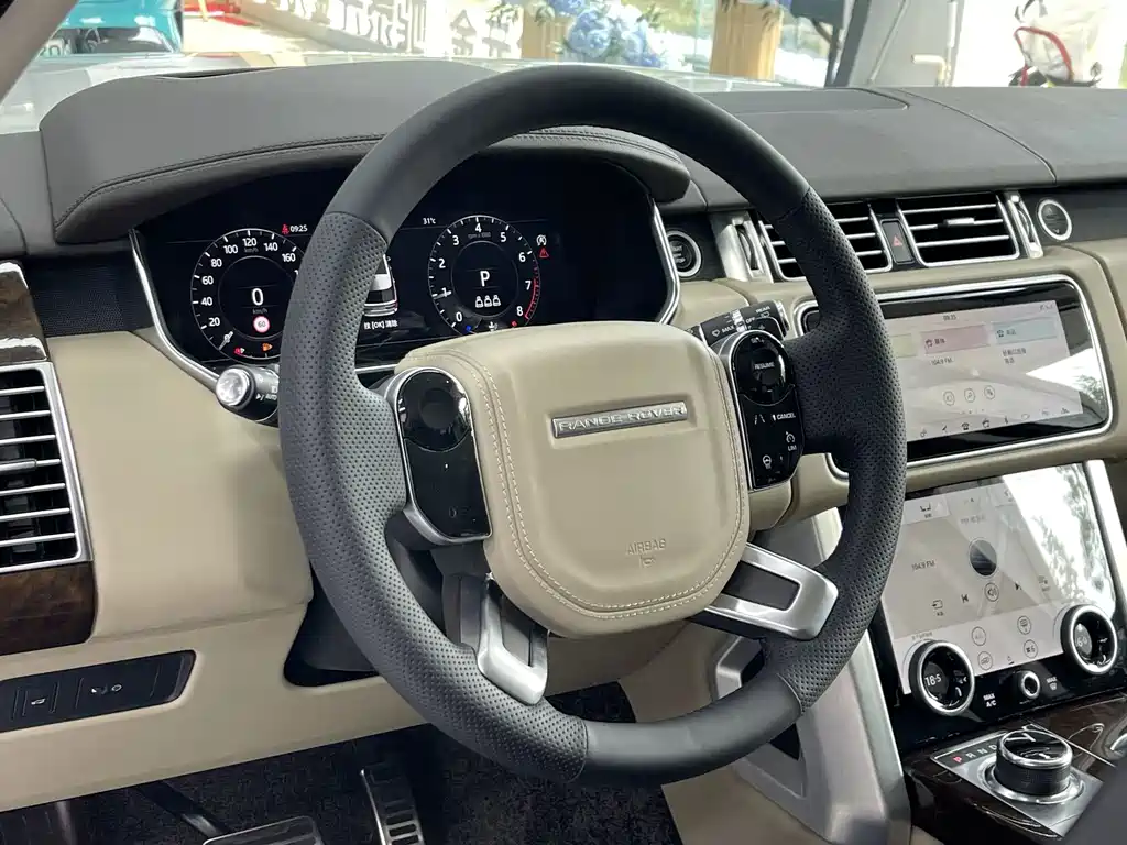 Land Rover Range Rover — миниатюра 5