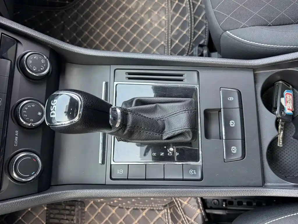 Skoda Superb — миниатюра 7