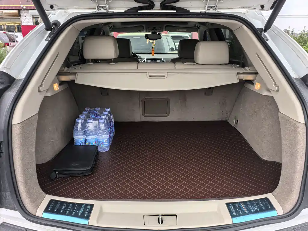 Cadillac SRX — миниатюра 11