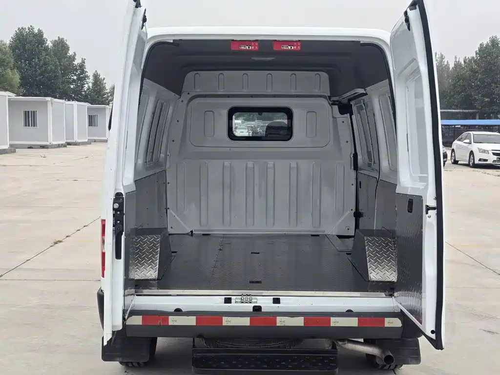JMC Tesla — миниатюра 19