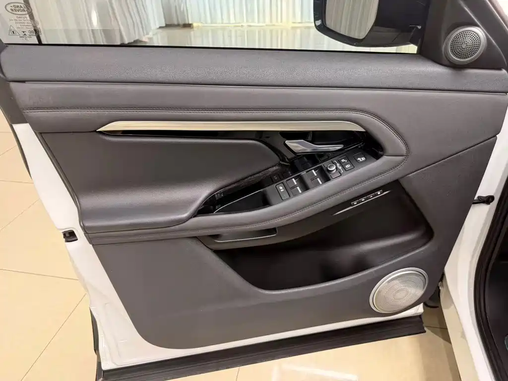 Land Rover Evoque — миниатюра 12