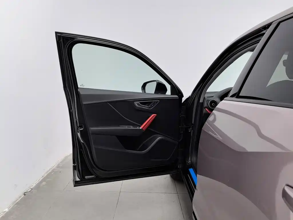 Audi Q2L — миниатюра 8