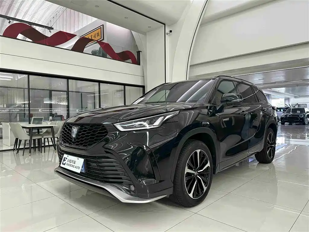 Toyota Crown Kluger 2024