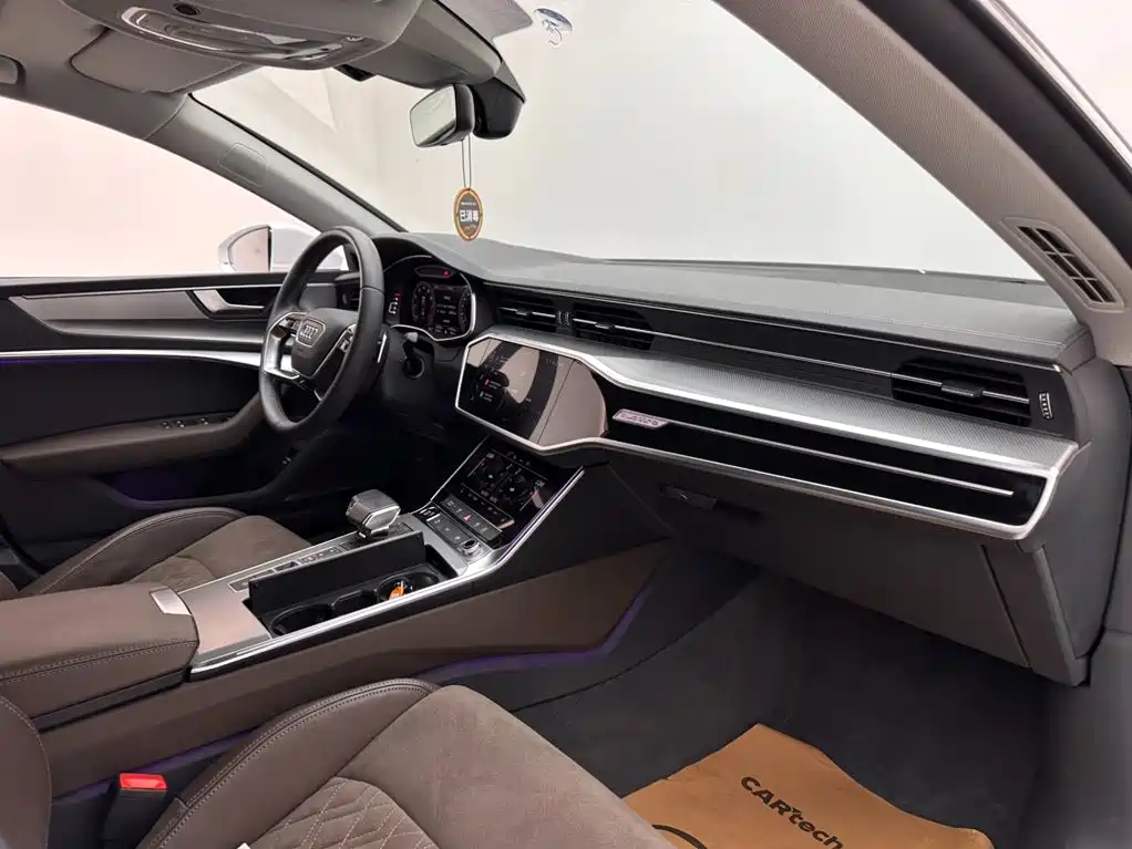 Audi A7L — миниатюра 11