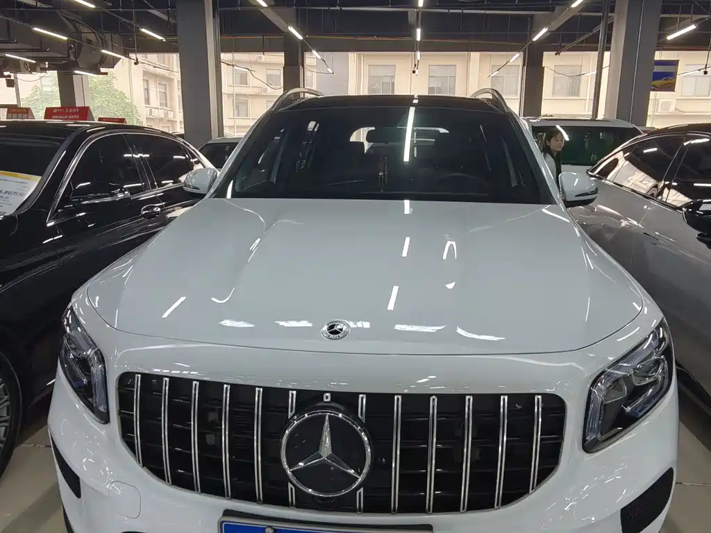 Mercedes-Benz GLB 2021