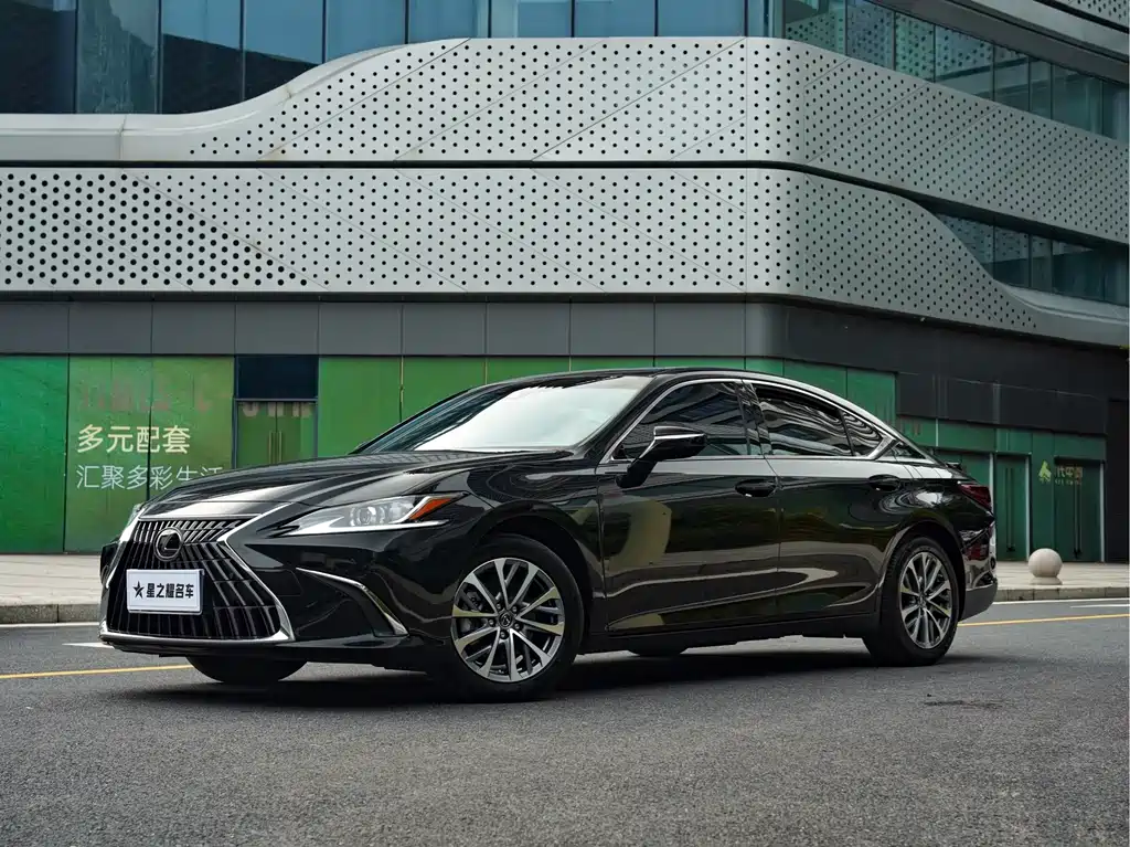 Lexus ES 2024
