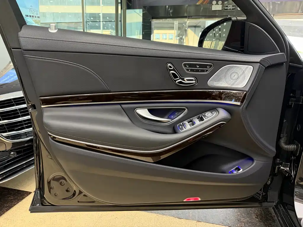 Mercedes-Benz S-Class — миниатюра 5