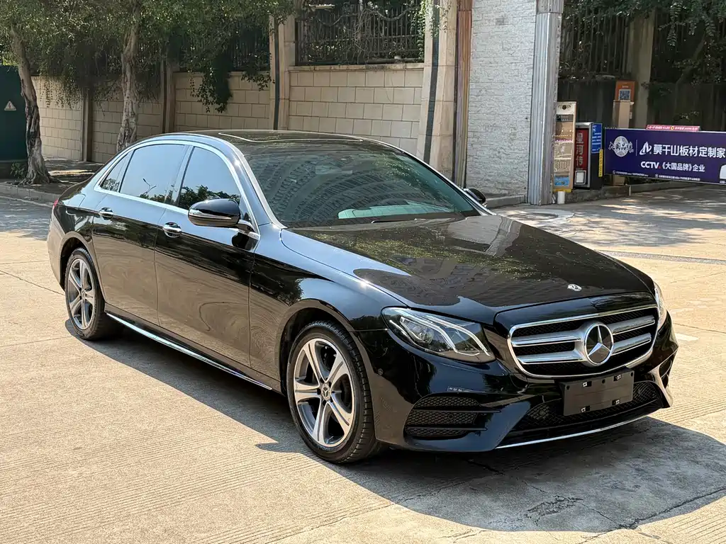 Mercedes-Benz E-Class — миниатюра 2