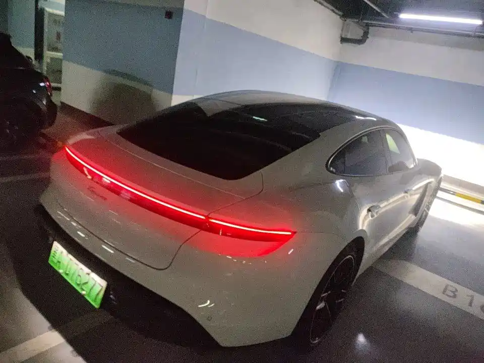 Porsche Taycan — миниатюра 2