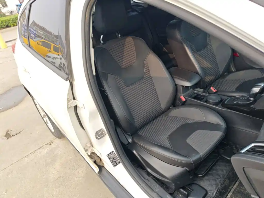 Ford Focus — миниатюра 25