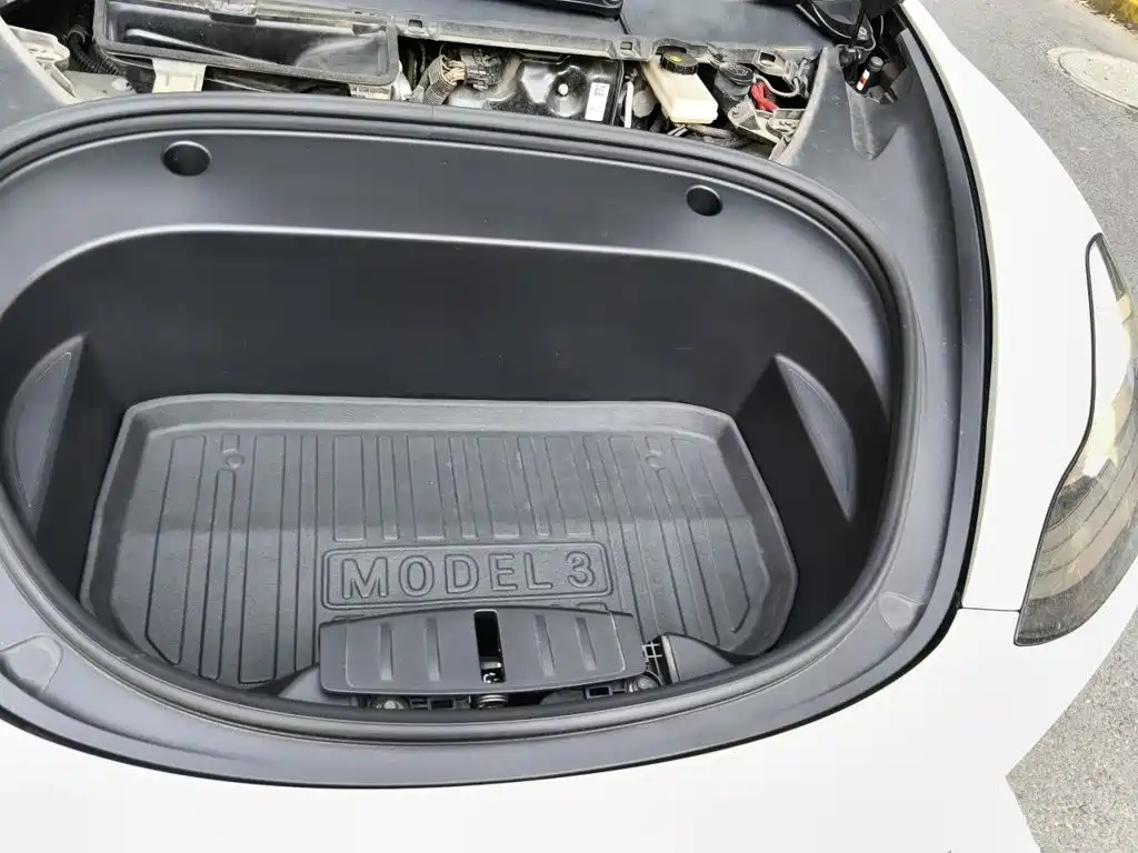 Tesla Model 3 — миниатюра 22