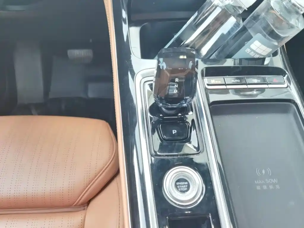 Geely Boyue L — миниатюра 19