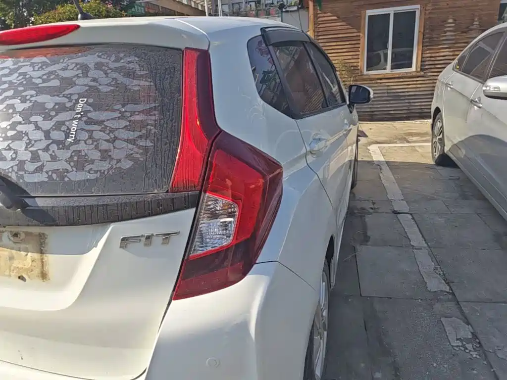 Honda Fit — миниатюра 8