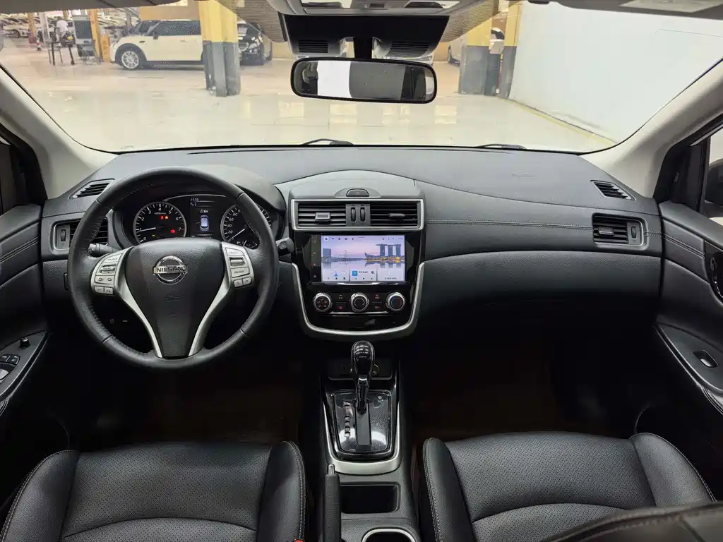 Nissan Tiida — миниатюра 7