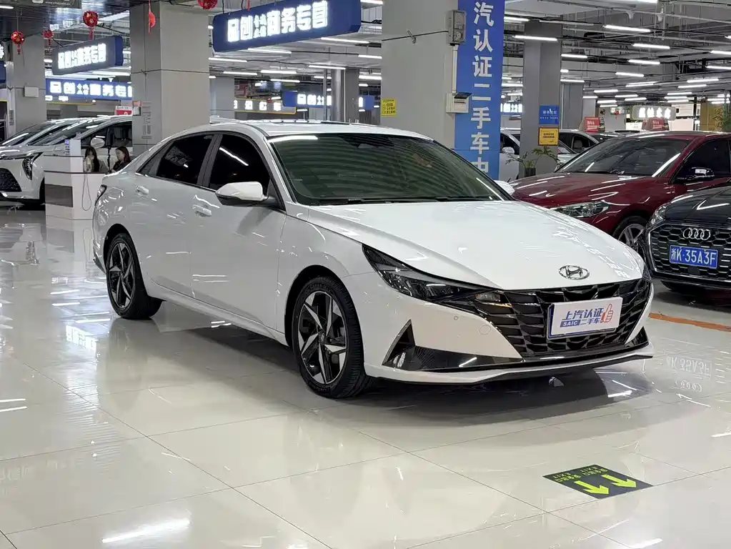 Hyundai Elantra — миниатюра 3