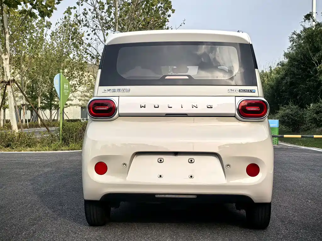 Wuling MINIEV — миниатюра 11
