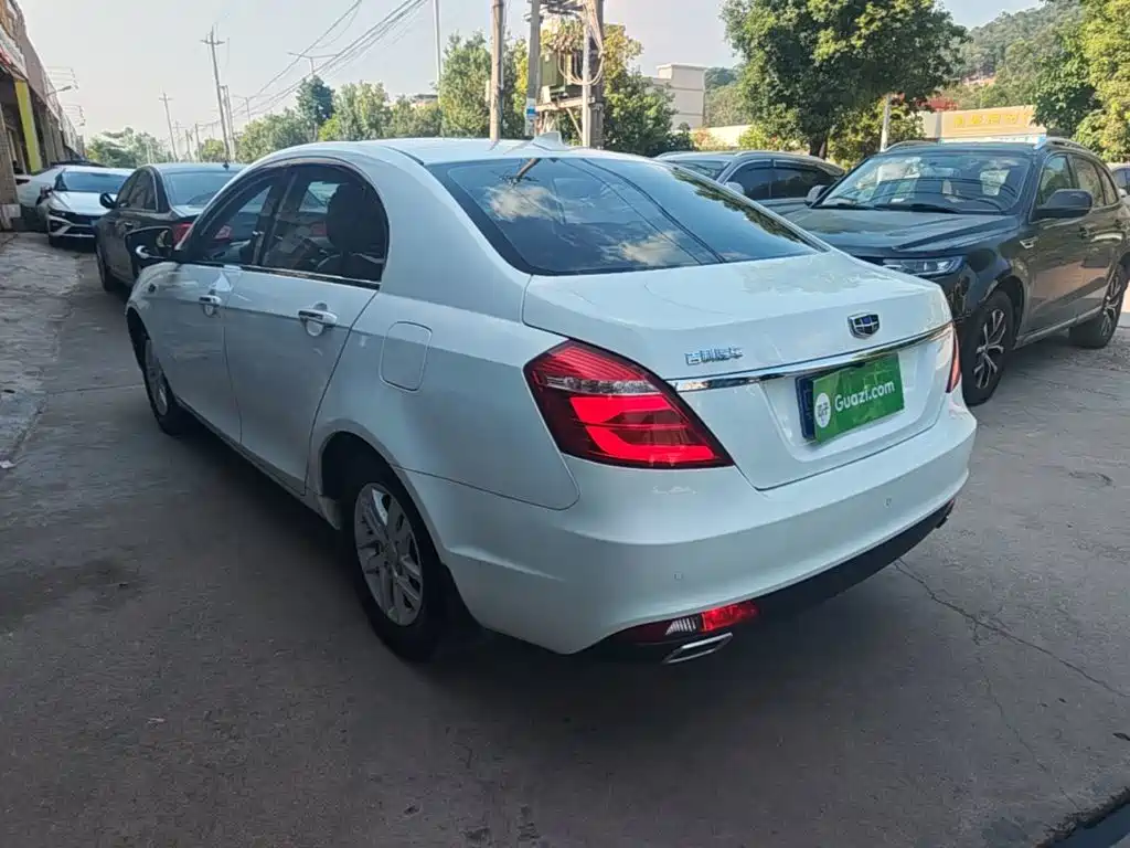 Geely Emgrand — миниатюра 5