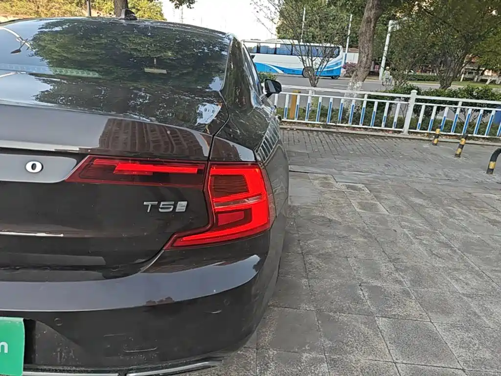 Volvo S90 — миниатюра 8