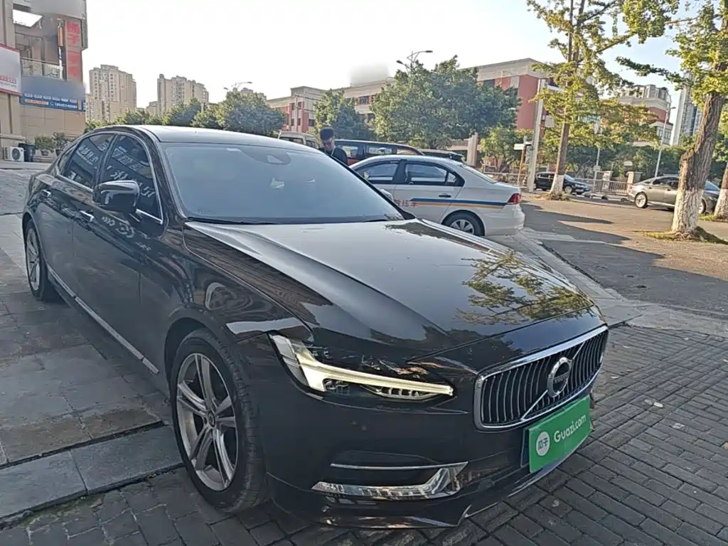Volvo S90 — миниатюра 4